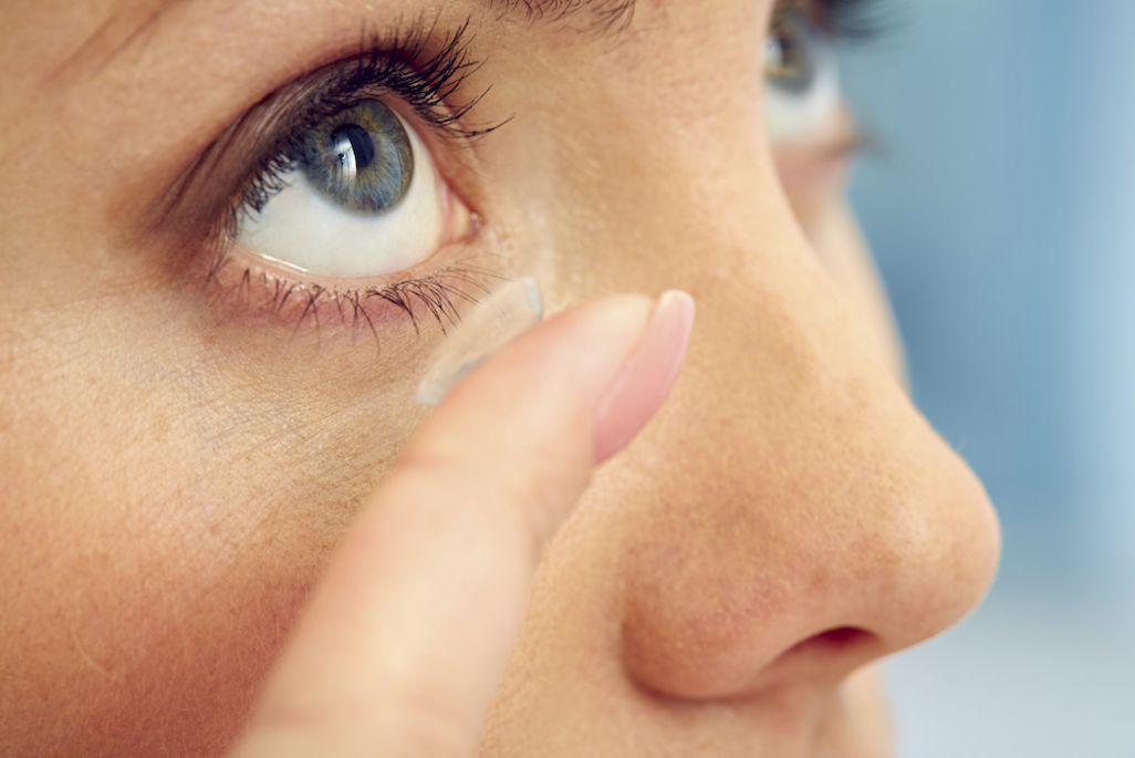 Iris-Scanner haben desöfteren Probleme mit Kontaktlinsen und Brillen