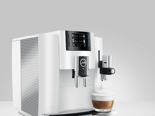 Die Kaffeemaschine JURA „Z8“ ist auch optisch ein Highlight.