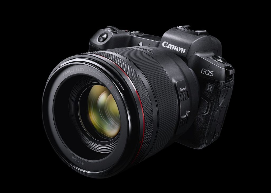 Die erste spiegellose Vollformat-Kamera von Canon hört auf den Namen „EOS R“. 