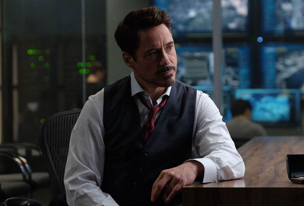 Tony Stark muss sich für eine Seite entscheiden.