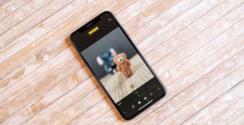 Porträts mit unscharfem Hintergrund fotografieren mit dem „iPhone XS“. 