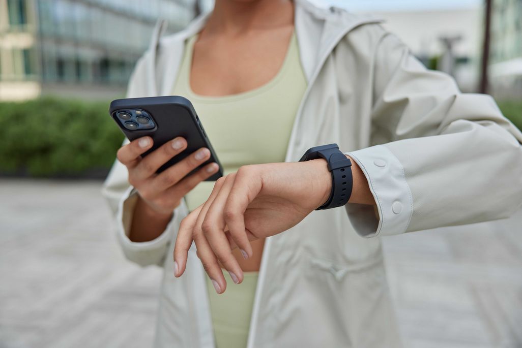 Smartphone und Smartwatch sind auf jeden Fall per Bluetooth verbunden