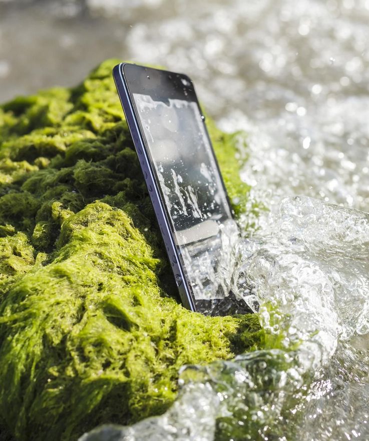 Wenn das Smartphone baden geht: 5 hilfreiche Tipps.