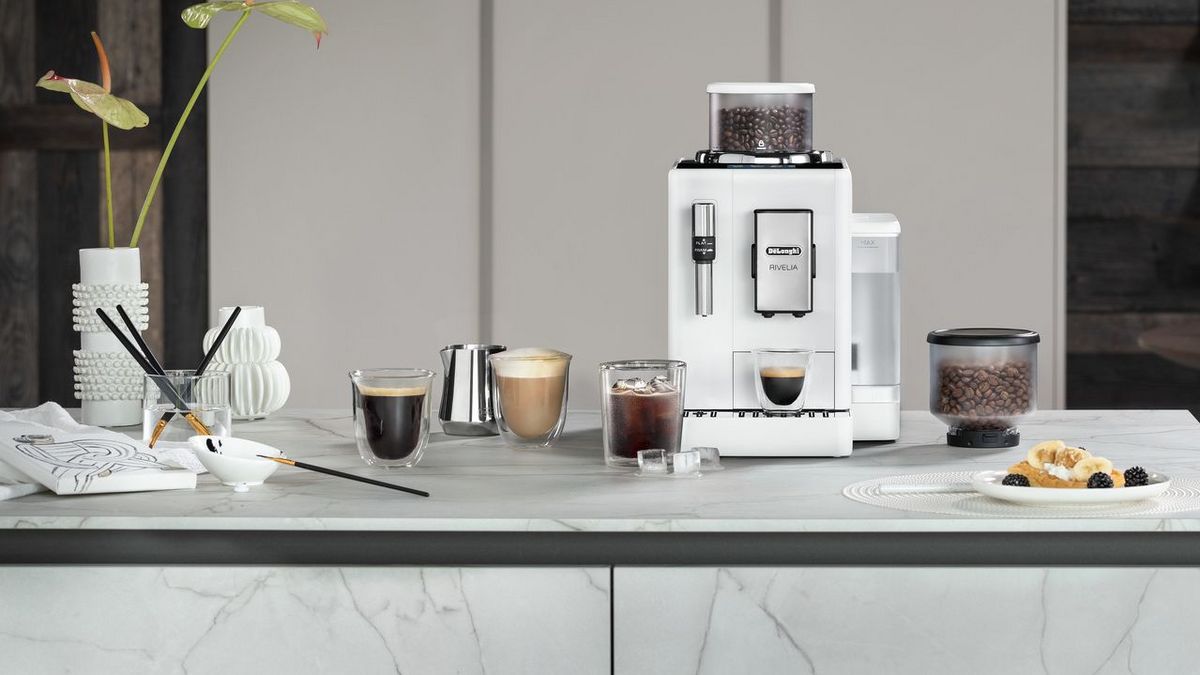 Ideal für „Cool Coffee“-Vielfalt: Der Kaffeevollautomat „Rivelia“ wurde in der Tat auch mit dem dreifachem iF-Design-Award ausgezeichnet.