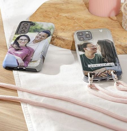 Romantik auf dem Smartphone: Handyhüllen können im MediaMarkt Fotoservice mit den Lieblingsfotos bedruckt werden.