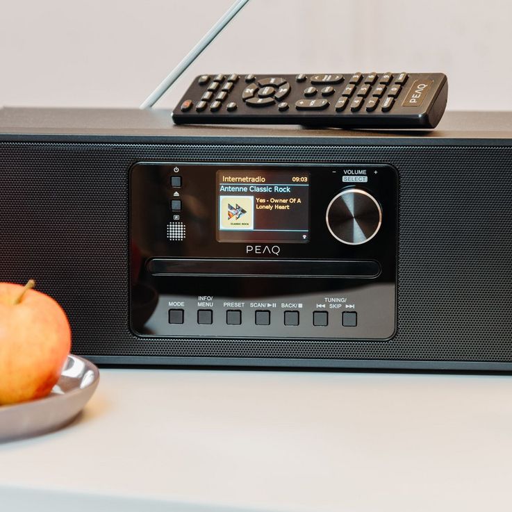 Digitalradio empfangen mit dem „PEAQ PDR 370 BT-B“.
