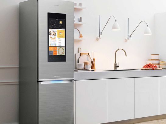 Das Samsung Smart Hub in einer Küchenzeile