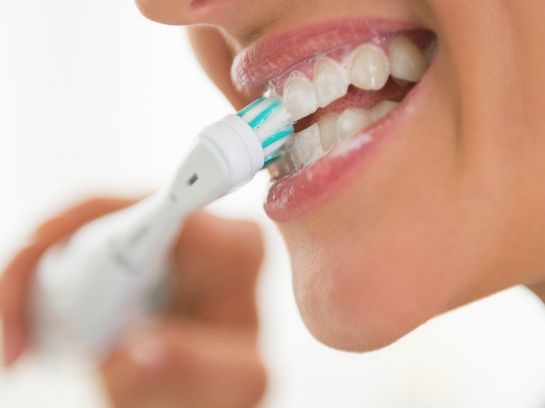 Richtig Zähneputzen: Die optimale Zahnbürste sorgt in der Folge auch für gesunde Zähne.