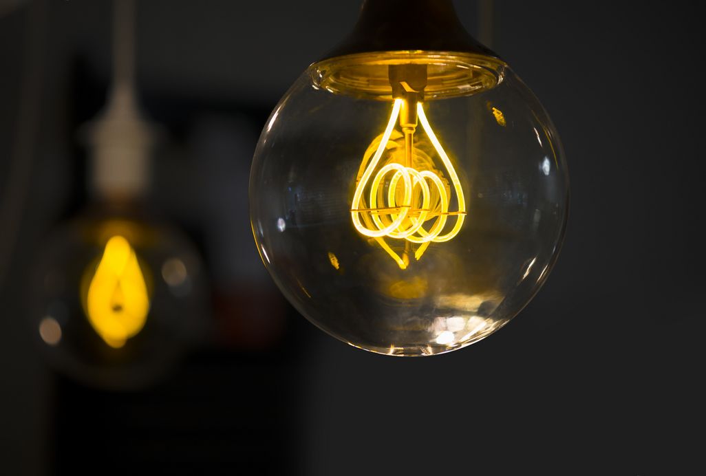 LED-Lampe im klassischen Glühbirnen-Design