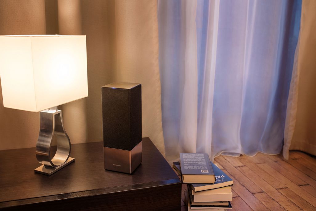 Der Speaker passt durch elegantes Design in jede Wohnung.