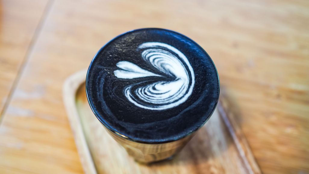 Goth Latte ist das neue Trendgetränk für Koffein-Liebhaber.