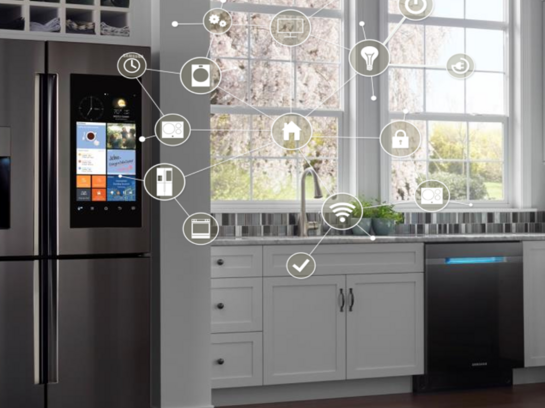 Die smarte Küche vereinfacht mit vernetzten Geräten den Haushalt.