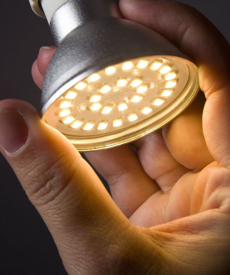 LED-Lampen helfen auf jeden Fall auch beim Energiesparen.
