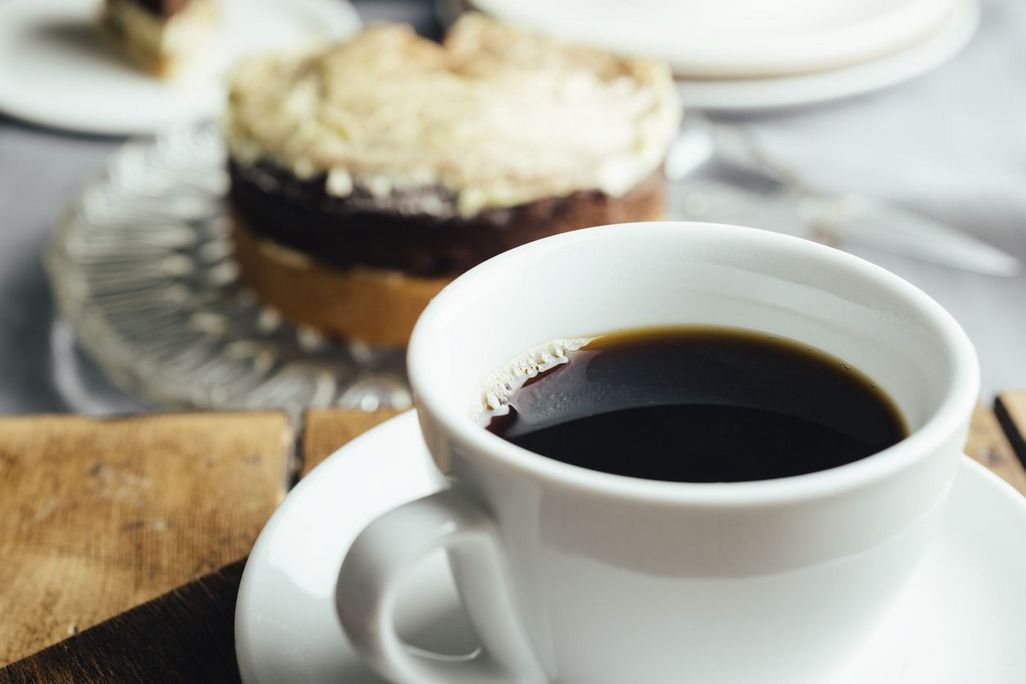 Kaffee-Gesellschaftstrinker besitzen meist eine Kapselmaschine.