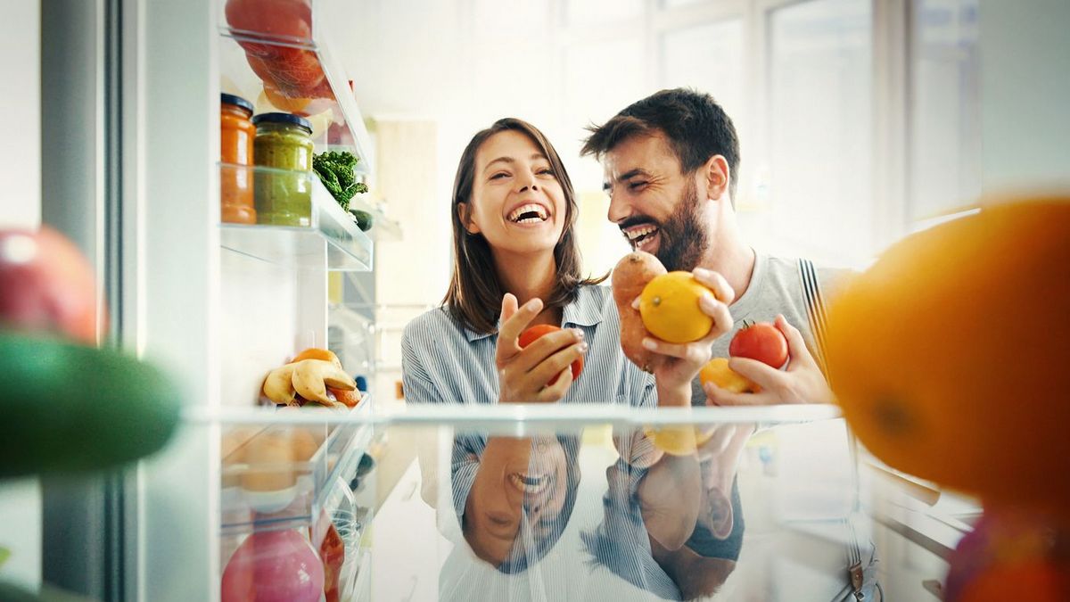 Zuerst: So bleiben Früchte und Gemüse im Kühlschrank auf jeden Fall frisch.
