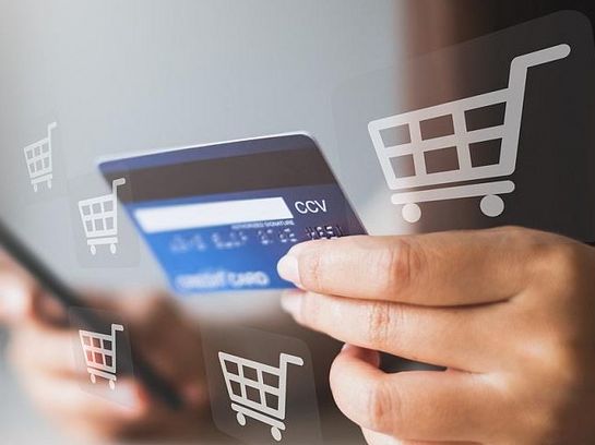 Online-Shopping via Smartphone.