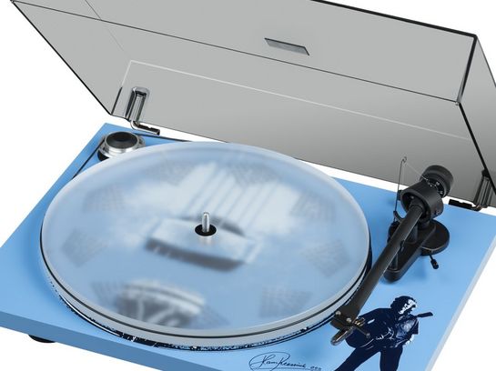 Pro-Ject präsentiert Sammler Edition Hans Theessink Blues Recordplayer.