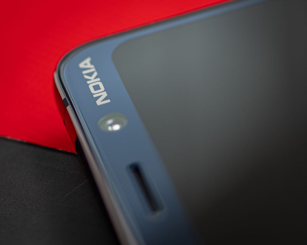 Das finnische Unternehmen HMD Global hat das „Nokia 9 PureView” in elegantem Design verpackt. 