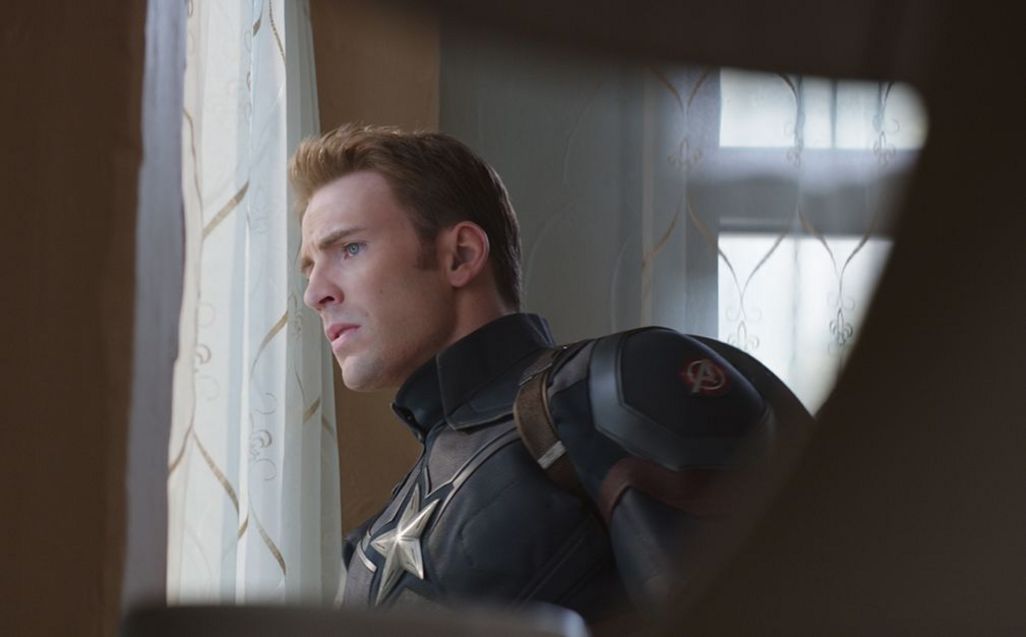 Captain America wendet sich von den Avengers ab.