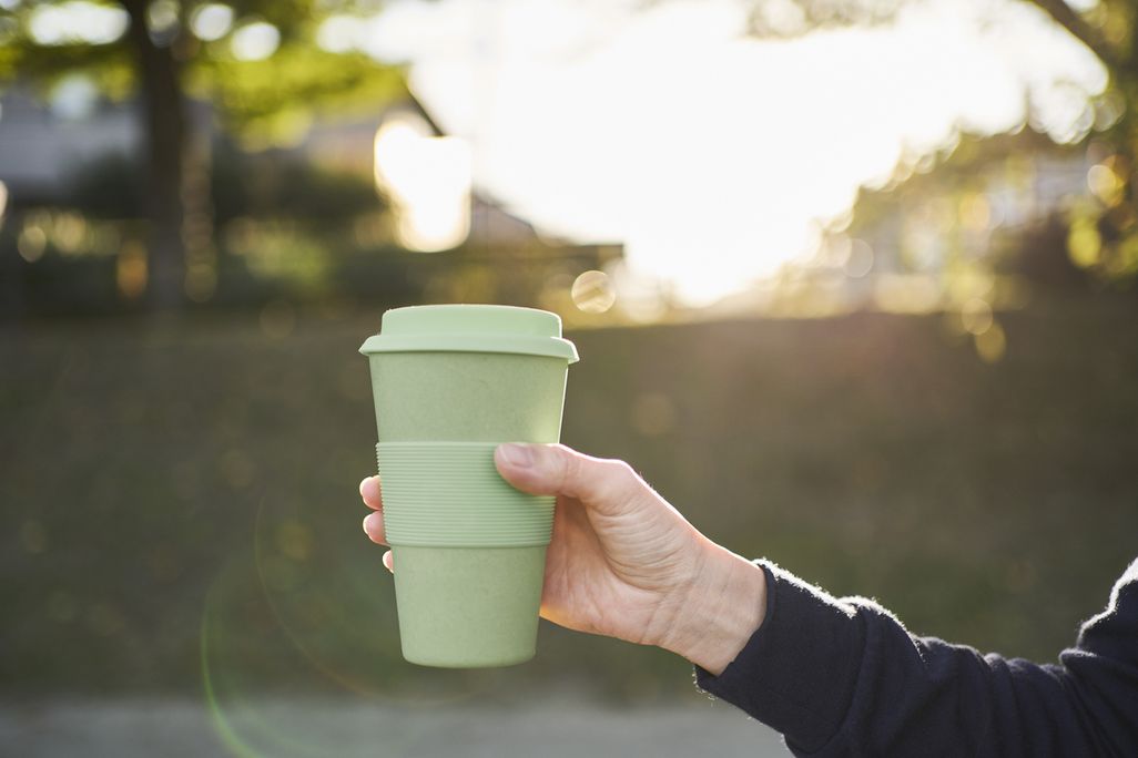Über 60 Prozent der befragten Österreicher ist es wichtig, Coffee-to-go in wiederverwendbaren Bechern abgefüllt zu bekommen.