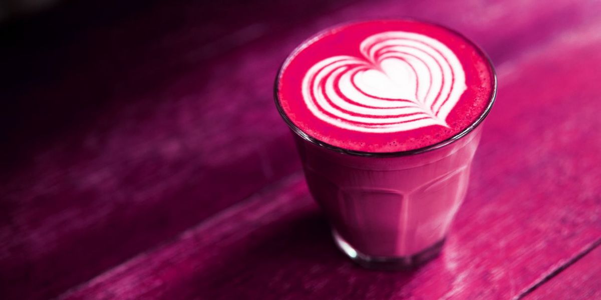 Pink Latte gehört zu den spannendsten Kaffee-Trends.T