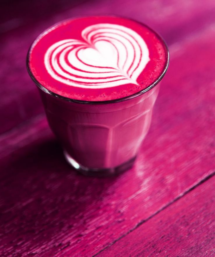 Pink Latte gehört zu den spannendsten Kaffee-Trends.T