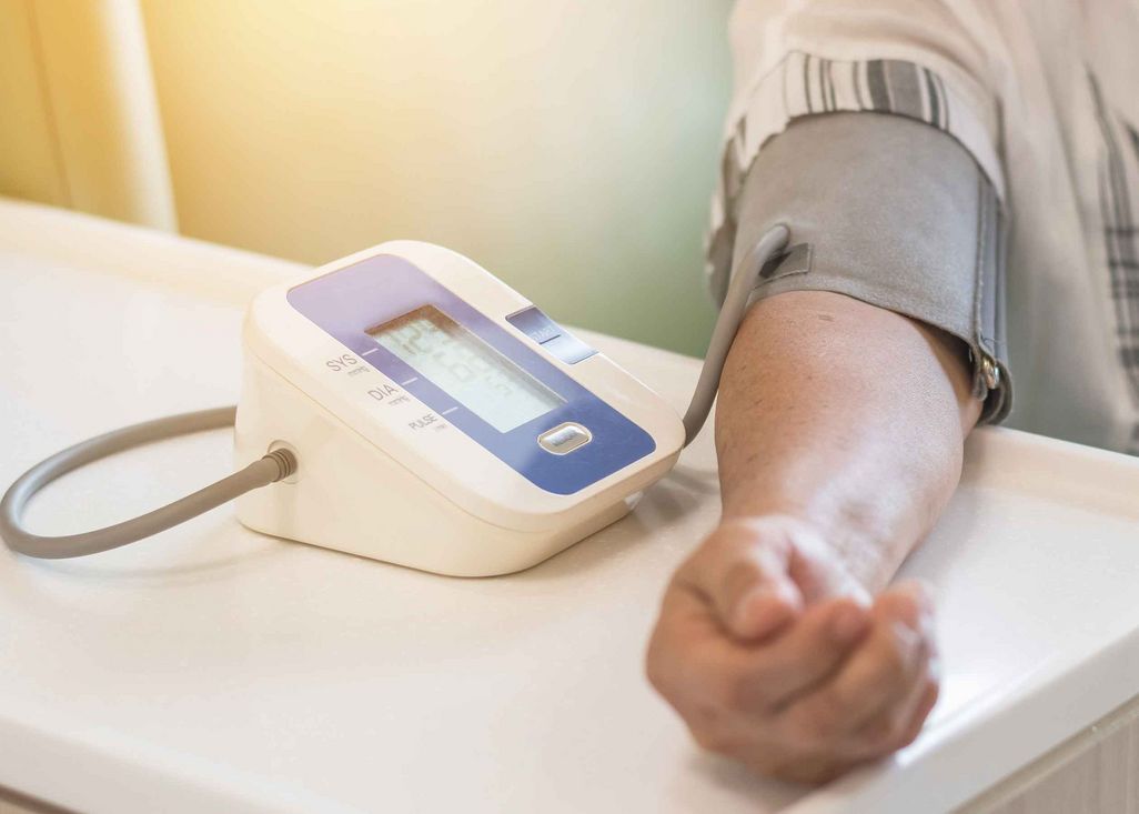 Ein Blutdruckmesser liefert wichtige Informationen für Ihre Gesundheit.