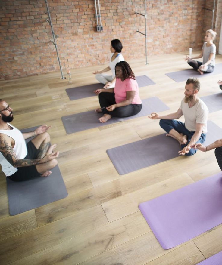 Yoga mobilisiert auf jeden Fall auch den ganzen Körper.