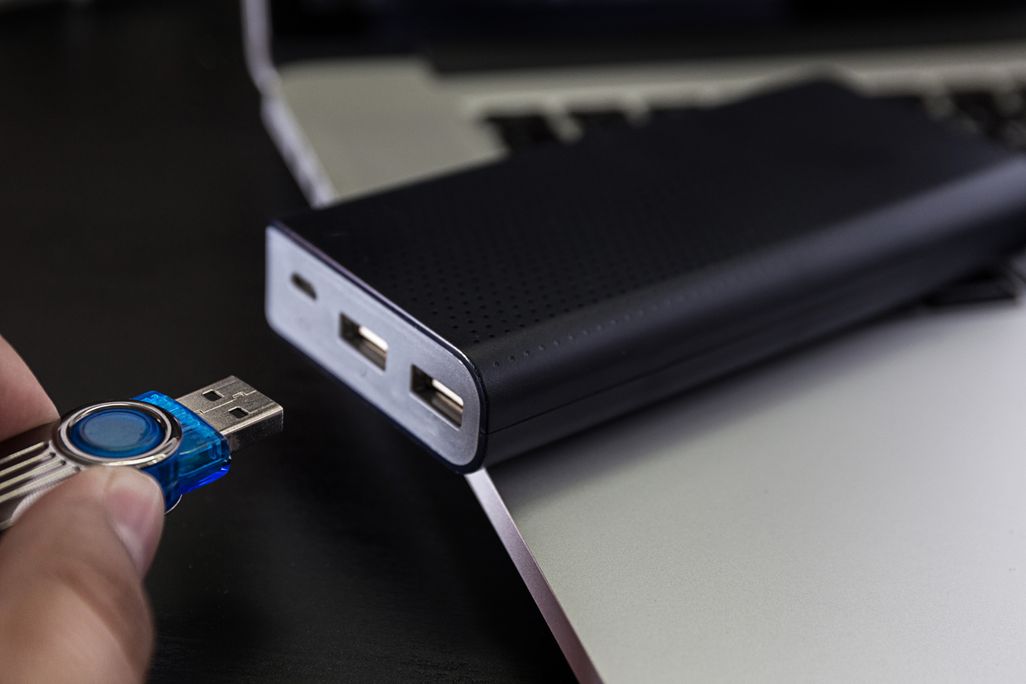 USB-Stick wird eingesteckt