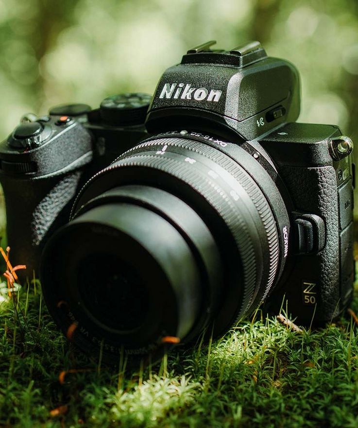Leicht und flexibel: Die Nikon Z 50 ist eine spiegellose Systemkamera.