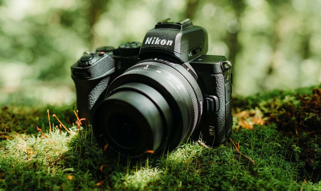 Leicht und flexibel: Die Nikon Z 50 ist eine spiegellose Systemkamera.