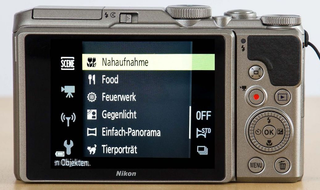 Nikon Coolpix A900: Kleine Kamera, großes Zoom