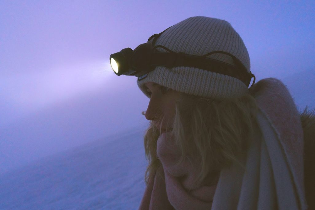 Sport im Winter: Stirnlampe gegen die Dunkelheit