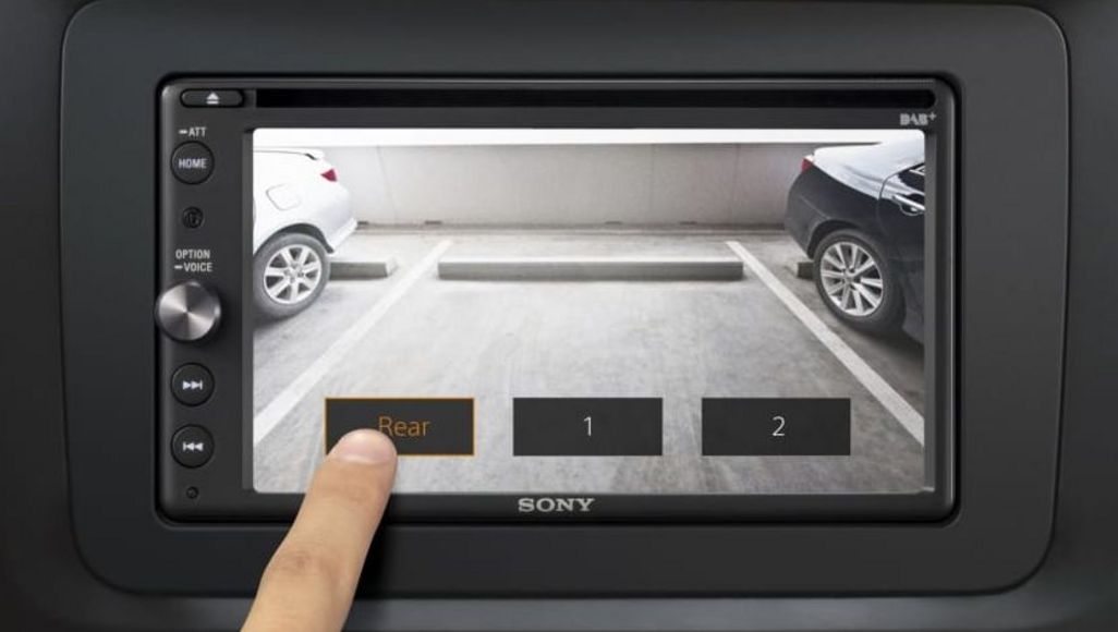 Der neue Auto-Receiver „XAV-AX205DB“ von Sony besitzt Apple CarPlay, Android Auto und DSO-Sound-Technologie.