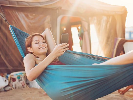 Urlaub unter freiem Himmel: Bluetooth-Speaker versprechen musikalischen Campingspaß.