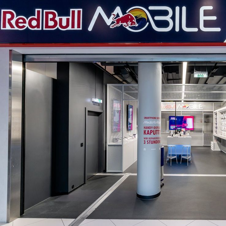 Zwei Red Bull Mobile Shops „powered by MediaMarkt" kommen nach Wien.