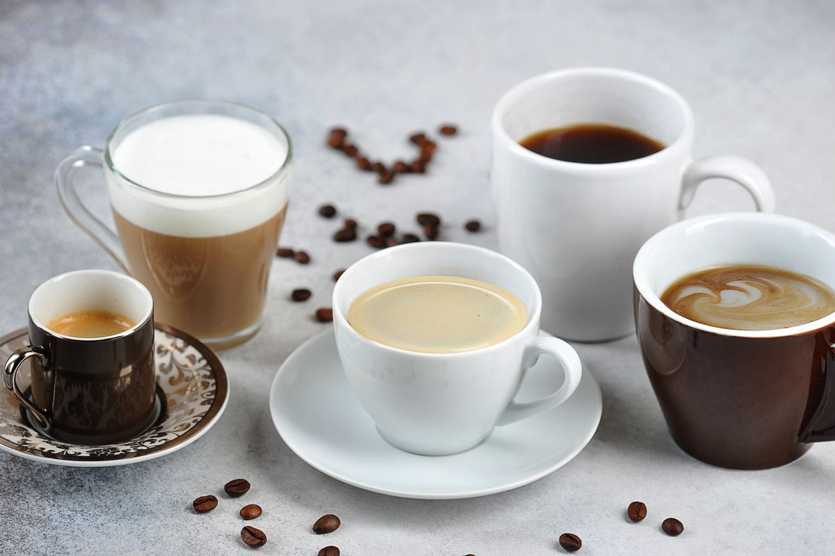 Verschiedene Kaffeespezialitäten zuerst jedenfalls aus der Kaffeemaschine