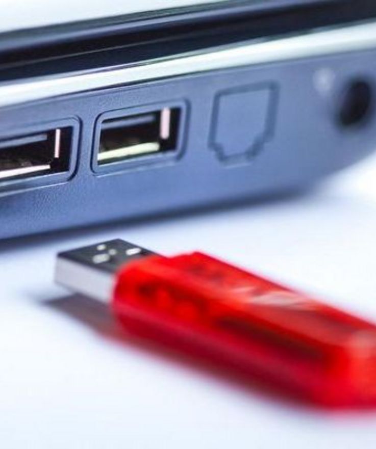 Vor allem die Entwicklung der USB-Sticks zum schnellen und sicheren Datentransport hat die Dominanz des USB manifestiert.