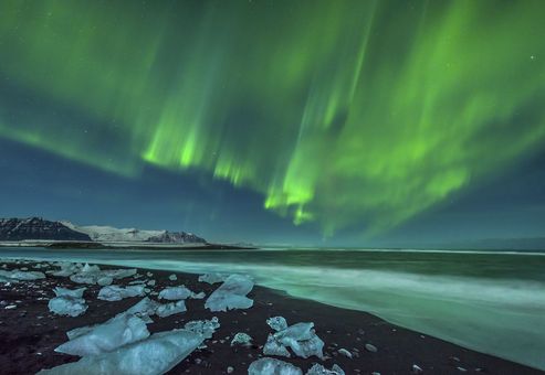 Wenn Sie in nördliche Länder reisen, bietet sich die Chance, Polarlichter mit der Kamera festzuhalten.