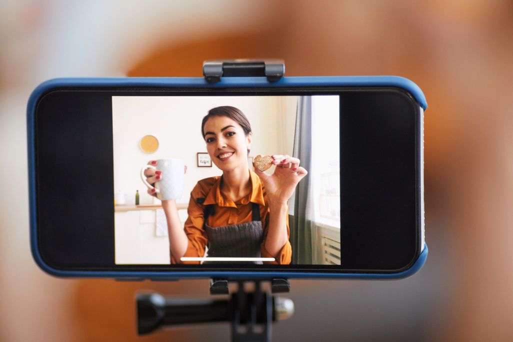 Das Smartphone eignet sich perfekt für die ersten Vlogging-Gehversuche.