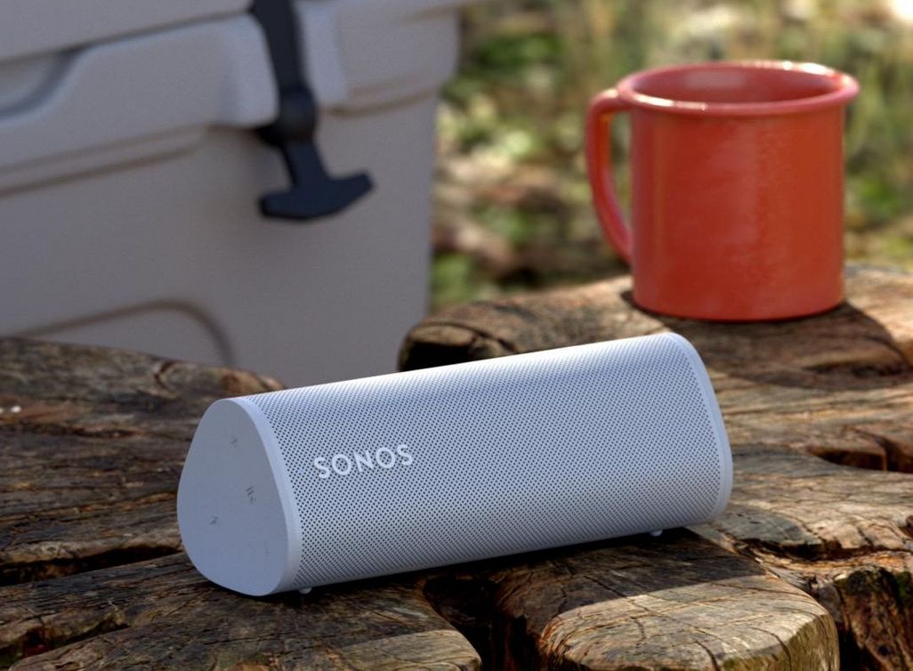 Der „Roam“ von Sonos ist auf jeden Fall bei der Outdoor-Party dabei. 