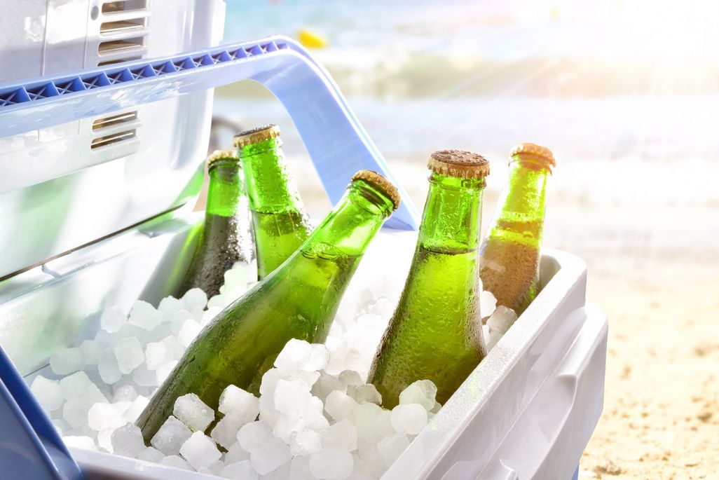 Flaschen in Kühlboxen bleiben in der Tat kühl.