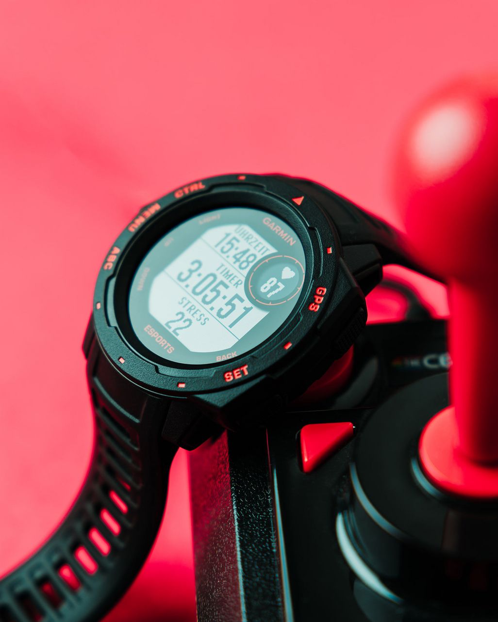 Die Smartwatch Garmin Instinct Esports-Edition